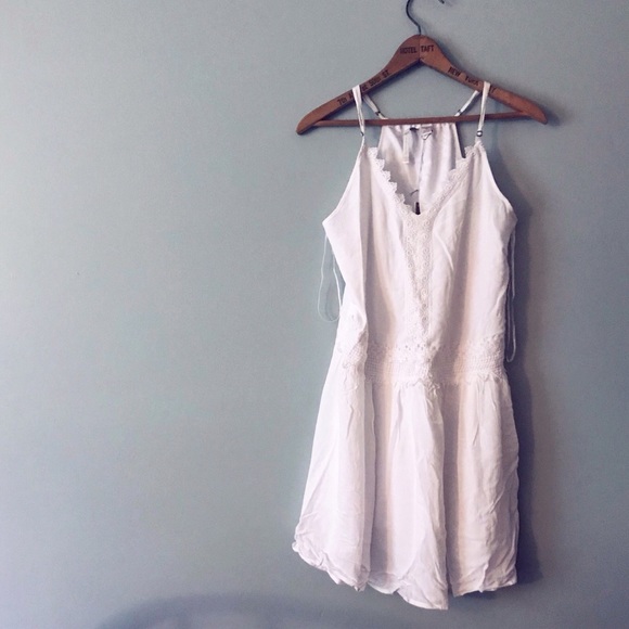 LC Lauren Conrad Dresses & Skirts - NWT LC Lauren Conrad White Dress Lace Detail